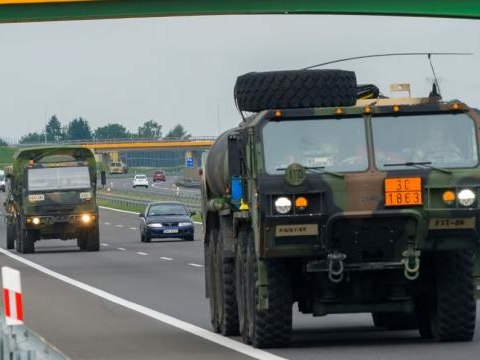 Wzmożony ruch wojskowych kolumn – apel do kierowców!