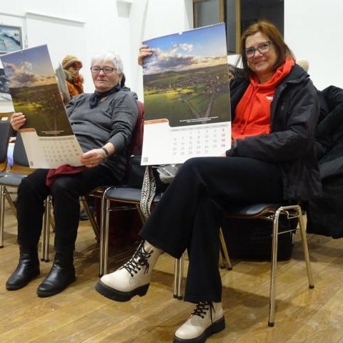 Kina Seniora - Emisja filmu jak i kalendarze gminne