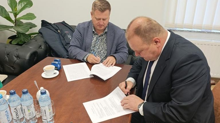 podpisanie-umowy-zibud.jpg