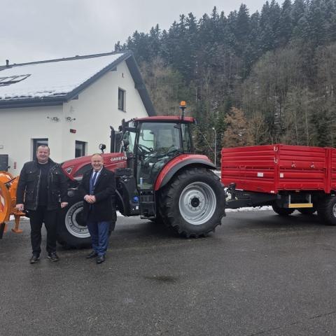 Nowoczesny ciągnik oraz przyczepa transportowa dla Gminy Krościenko nad Dunajcem