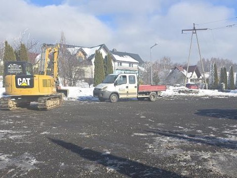 Gmina Krościenko nad Dunajcem rozpoczęła prace związane z modernizacją parkingu przy Kościele w Krośnicy