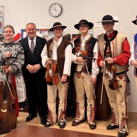 Śpiewające życzenia dla Wójta i zaproszenie na koncert ZPiT Pieniny