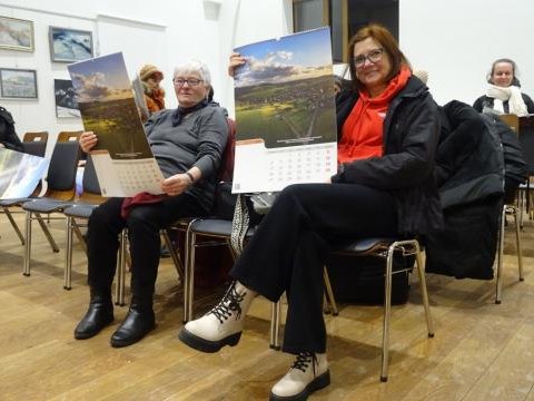 Kina Seniora - Emisja filmu jak i kalendarze gminne