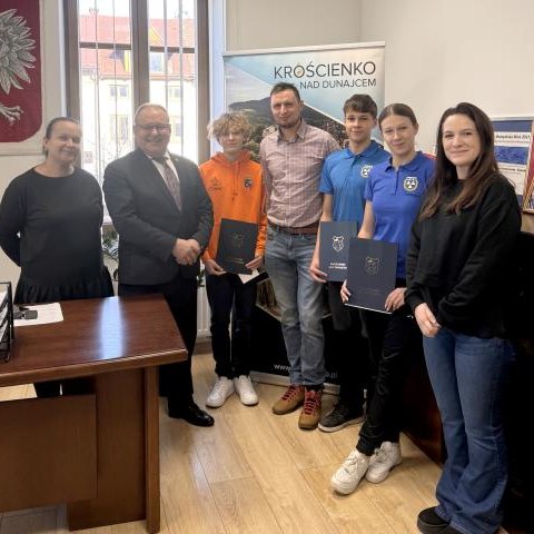 Umowy stypendialne dla młodych z Krościenka nad Dunajcem podpisane