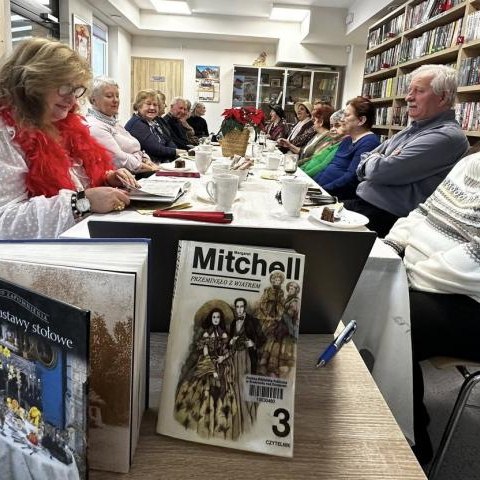 Moda i uroda od rewolucji do emancypacji – wyjątkowe spotkanie w Gminnej Bibliotece Publicznej w Krościenku n.D